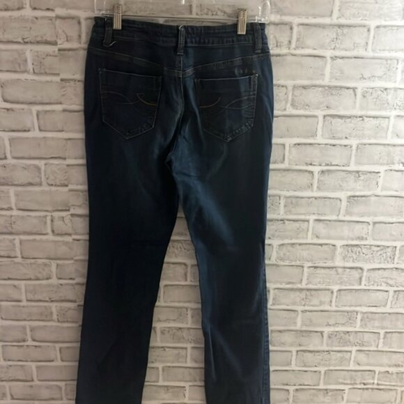DKNY- jeans size 4 - boot cut dark blue jeans - Picture 5 of 6